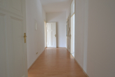 Flur - | Sichere Kapitalanlage in Leipzig-Gohlis | Vermieteter Altbau mit Stuck & Balkon |